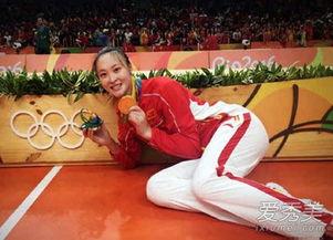 女排队员吃瓜,甜蜜瞬间与团队精神