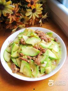 云南小瓜炒着吃,小瓜炒制，美味可口的家常佳肴