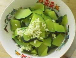 蓝瓜可以凉拌吃吗